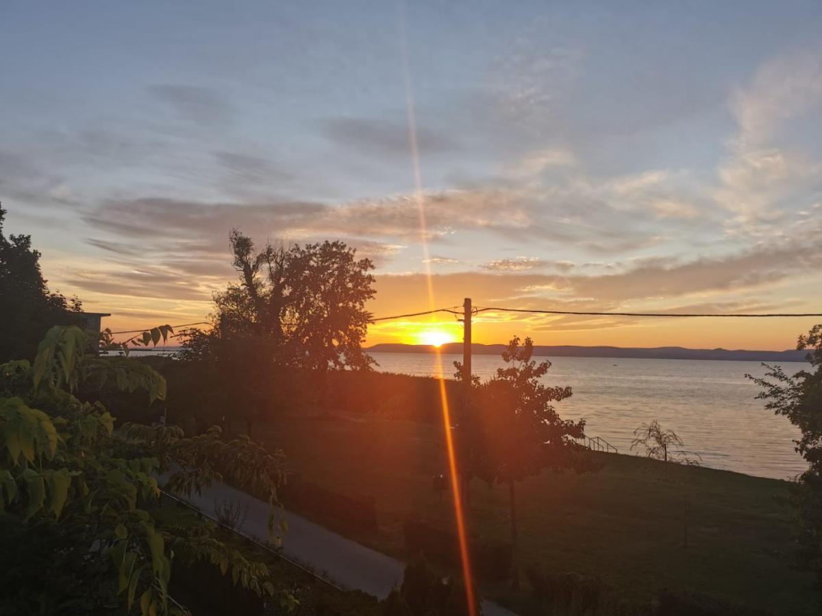 Traumlage Direkt Am See Balatonszárszó 외부 사진