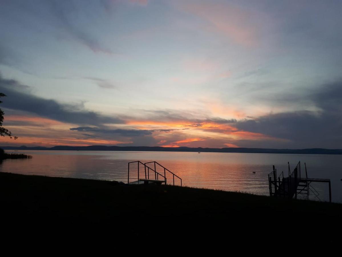 Traumlage Direkt Am See Balatonszárszó 외부 사진